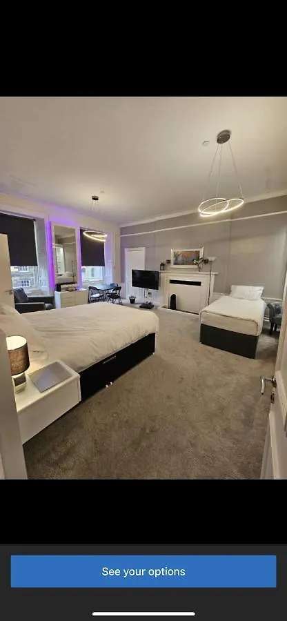 Luxury Family Room With Private Bathroom In The Heart Of Εδιμβούργο Δωμάτια σε οικογενειακή κατοικία